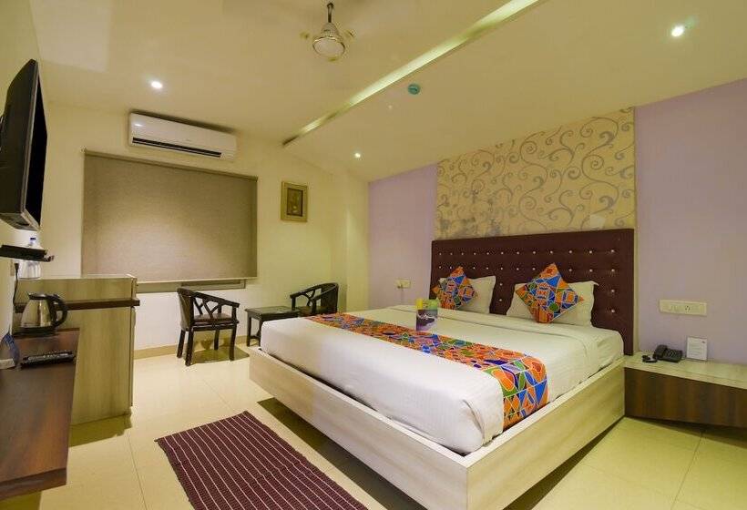 Quarto Deluxe, Fabhotel Pentagon Next   Bhubaneswar Railway Station
