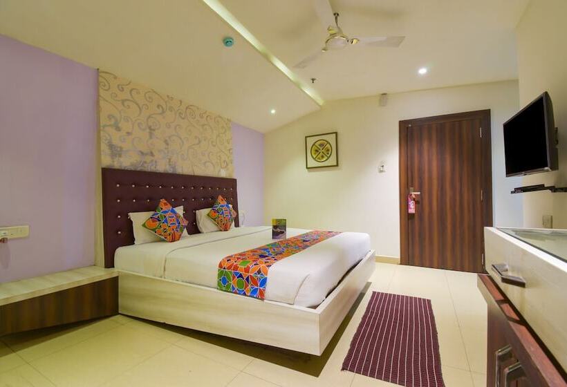 Quarto Deluxe, Fabhotel Pentagon Next   Bhubaneswar Railway Station