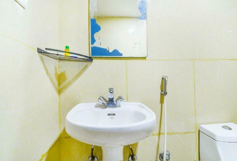 Quarto Deluxe, Fabhotel Pentagon Next   Bhubaneswar Railway Station
