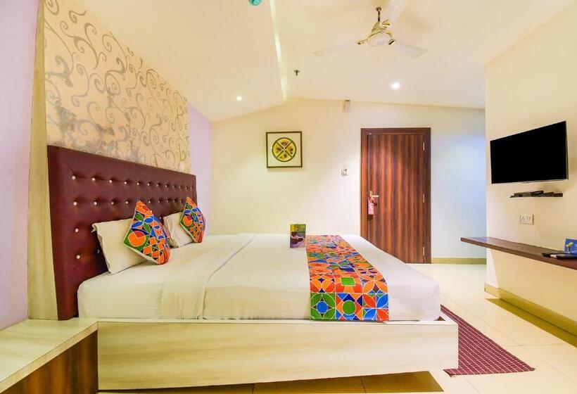 Quarto Deluxe, Fabhotel Pentagon Next   Bhubaneswar Railway Station