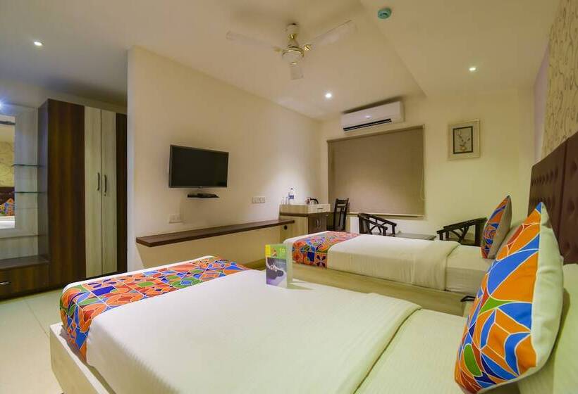 Quarto Deluxe, Fabhotel Pentagon Next   Bhubaneswar Railway Station