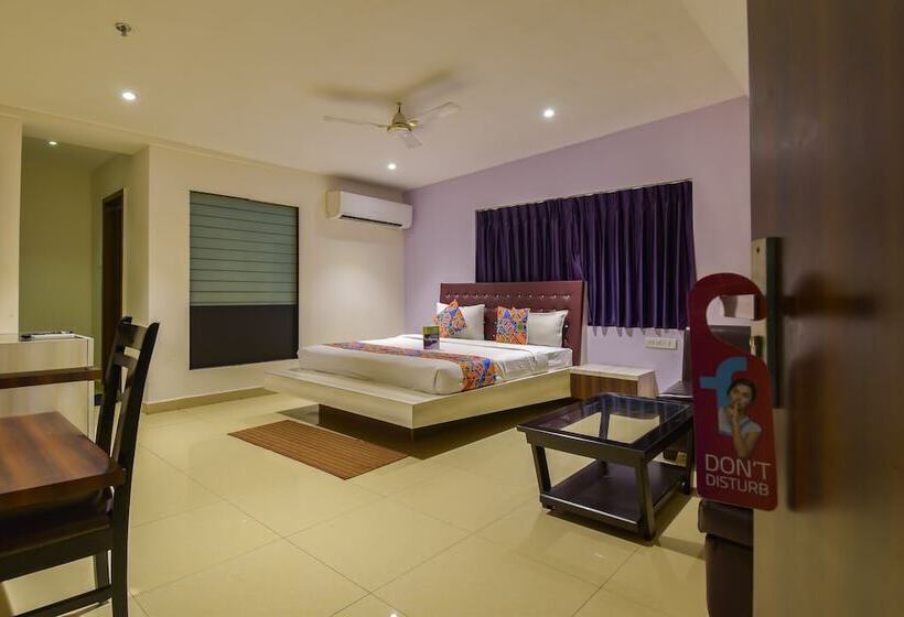 Quarto Deluxe, Fabhotel Pentagon Next   Bhubaneswar Railway Station