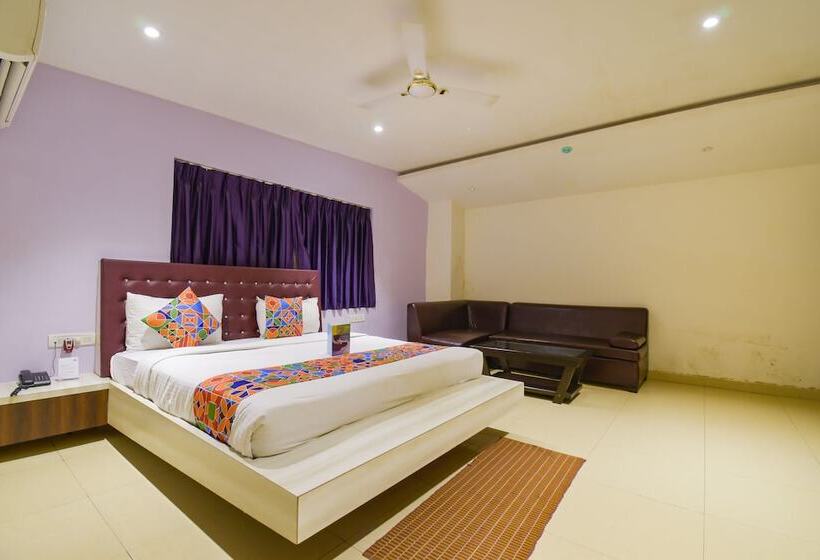 Quarto Deluxe, Fabhotel Pentagon Next   Bhubaneswar Railway Station