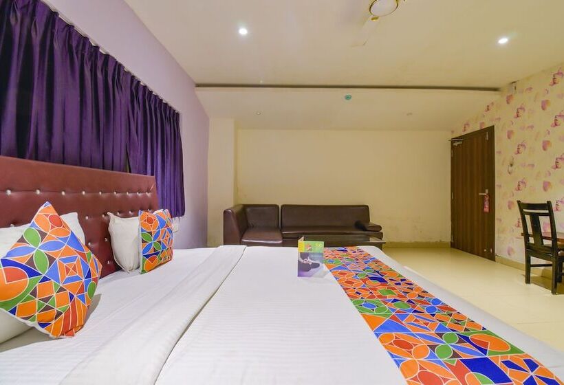 Quarto Deluxe, Fabhotel Pentagon Next   Bhubaneswar Railway Station