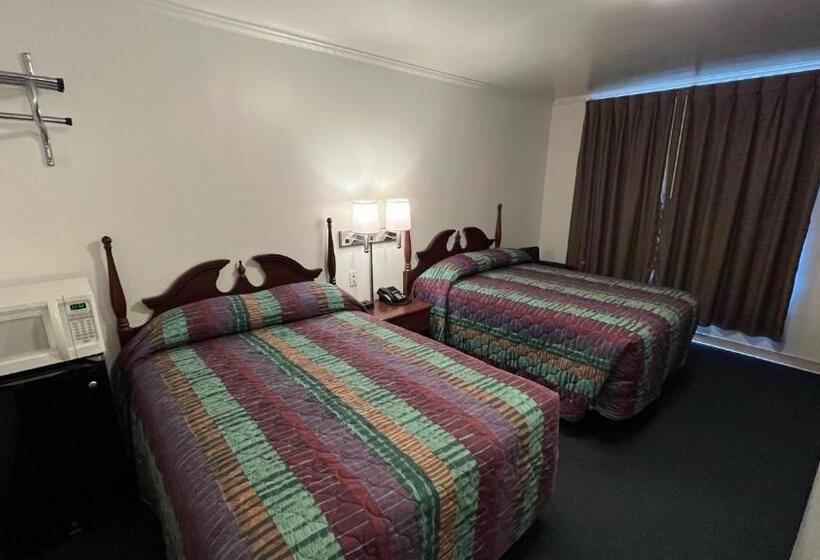 Номер Стандарт, Four Oaks Lodging