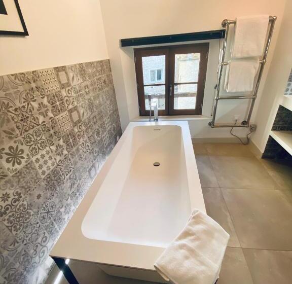 جناح ديلوكس, Hostellerie De La Fontaine