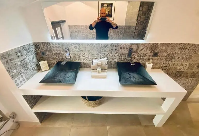 سوییت لوکس, Hostellerie De La Fontaine