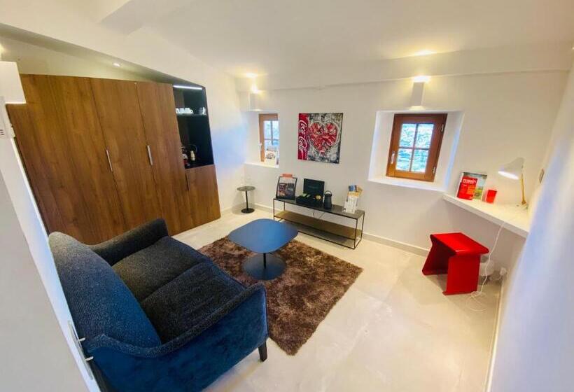 جناح ديلوكس, Hostellerie De La Fontaine