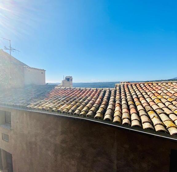 جناح جونيور عائلى, Hostellerie De La Fontaine