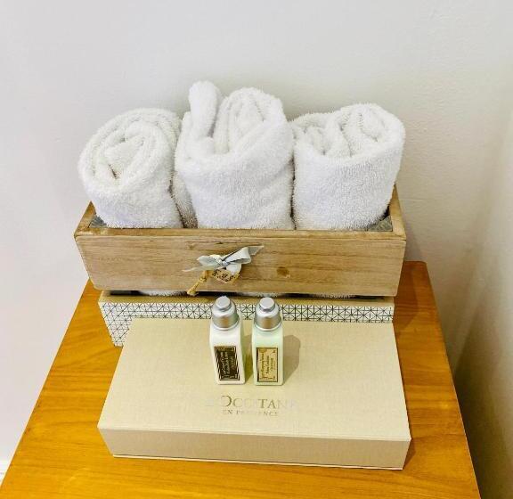 جناح جونيور عائلى, Hostellerie De La Fontaine