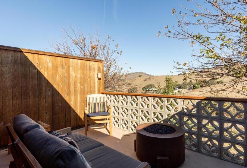 غرفة ديلوكس سرير كينج, Skyview Los Alamos  21 & Over Pool