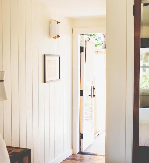 غرفة سوبيريور سرير كينج, Skyview Los Alamos  21 & Over Pool