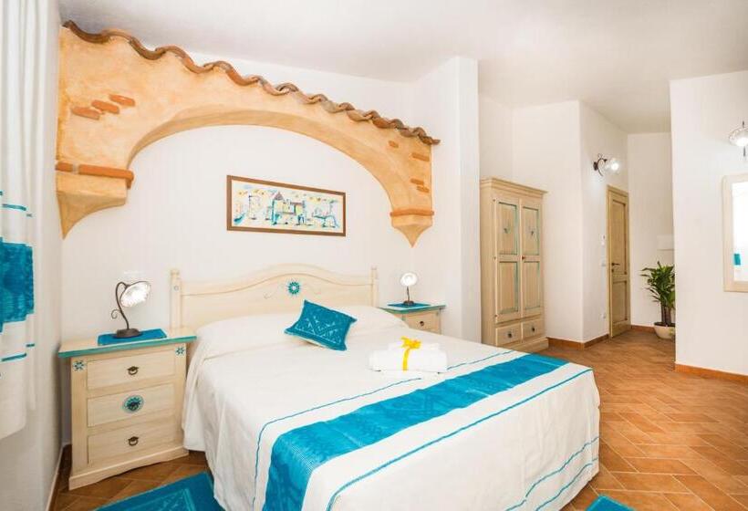 חדר דלוקס, Micali