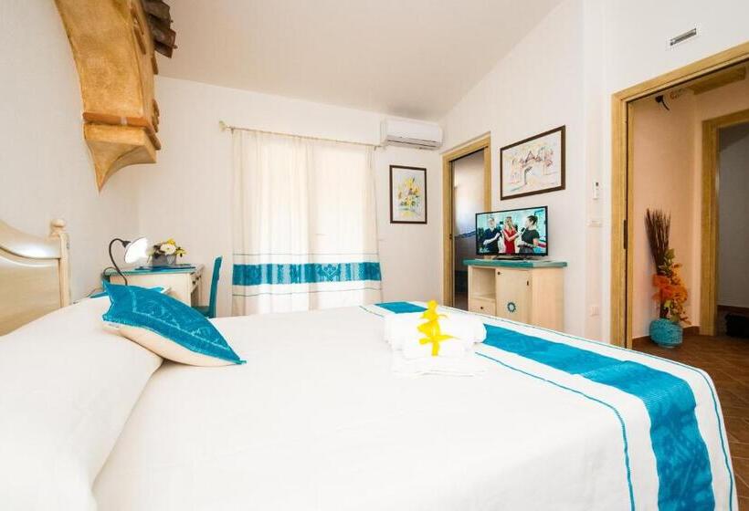 חדר דלוקס לשלושה, Micali