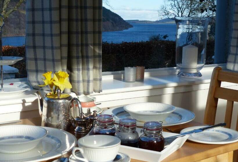 Номер Стандарт Вид на Озеро, Urquhart Bay B&b