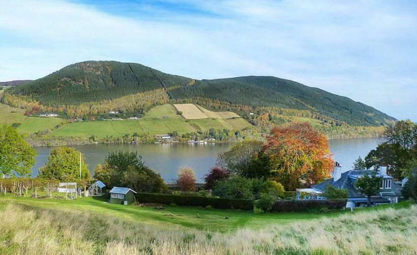 Номер Стандарт Вид на Горы, Urquhart Bay B&b