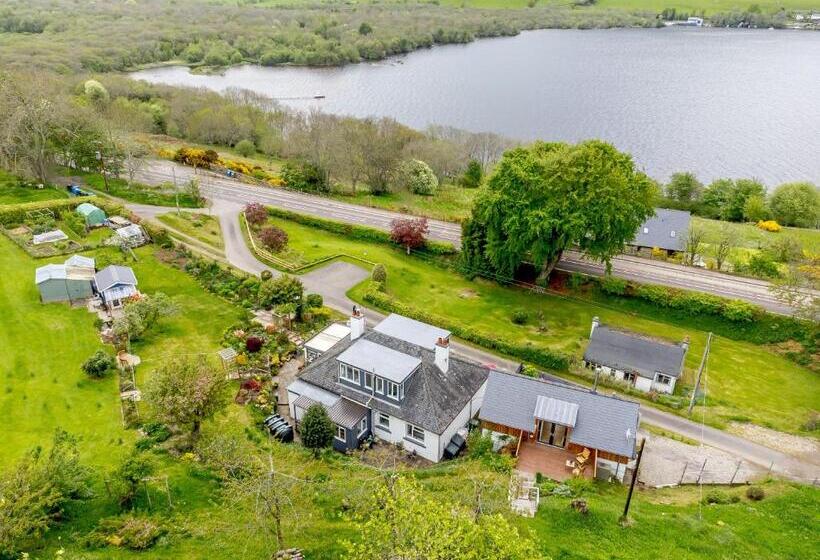 Номер Стандарт Вид на Озеро, Urquhart Bay B&b