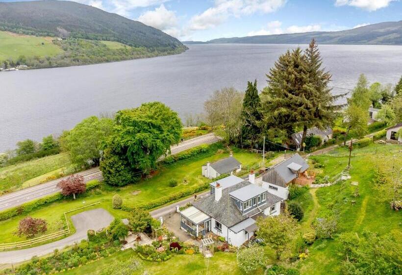 Номер Стандарт Вид на Озеро, Urquhart Bay B&b