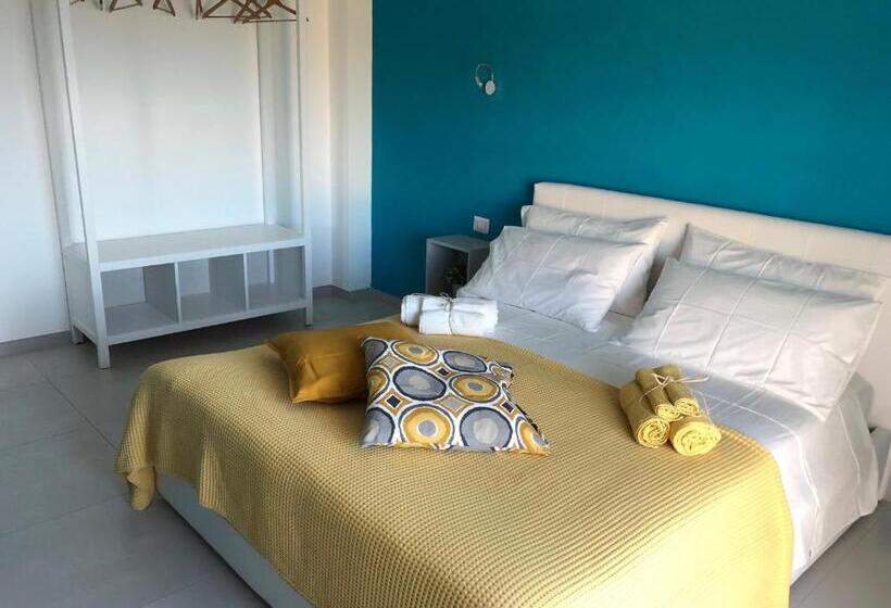 חדר דלוקס נוף לים, B & B Il Giardino Sul Mare