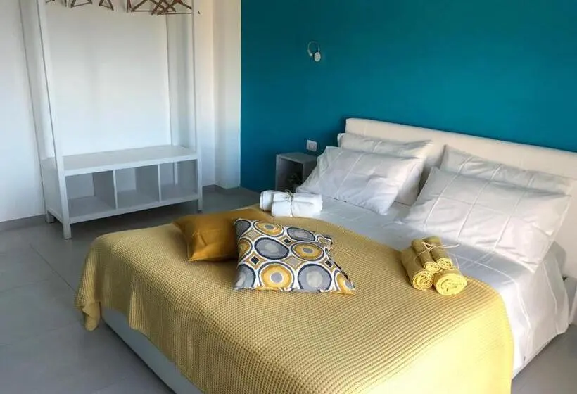 اتاق لوکس با چشم‌انداز دریا, B & B Il Giardino Sul Mare