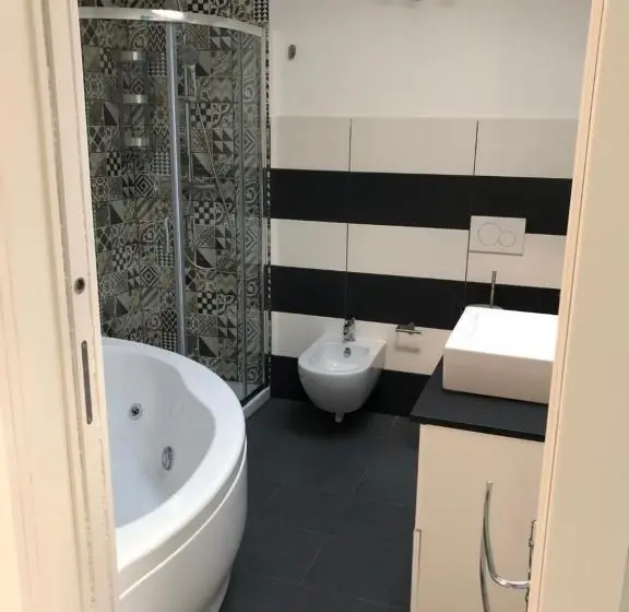 اتاق لوکس با چشم‌انداز دریا, B & B Il Giardino Sul Mare