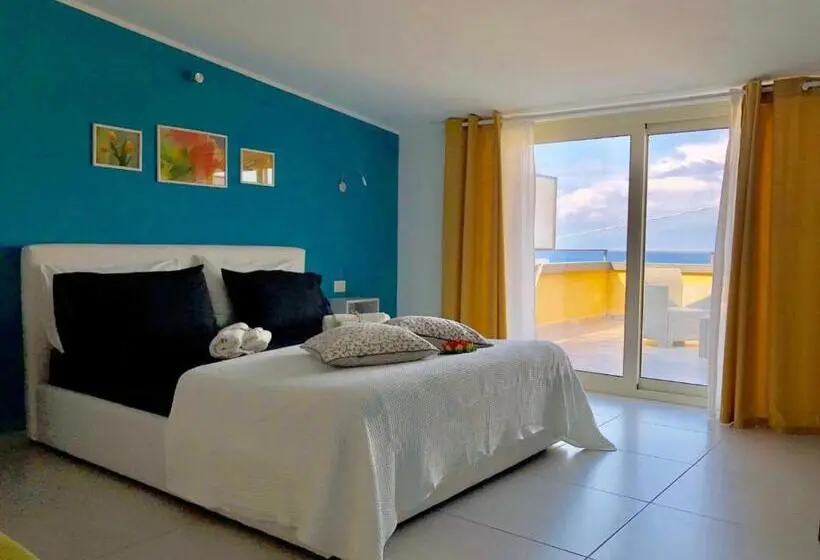 اتاق لوکس با چشم‌انداز دریا, B & B Il Giardino Sul Mare