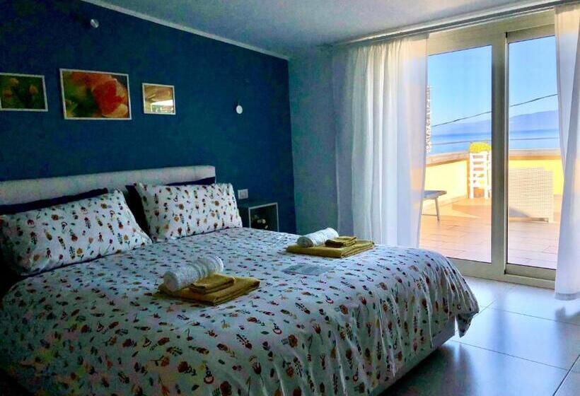 חדר דלוקס נוף לים, B & B Il Giardino Sul Mare