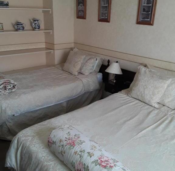 Номер Deluxe, Langport Arms