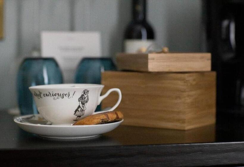 标准单人间, The Wilder