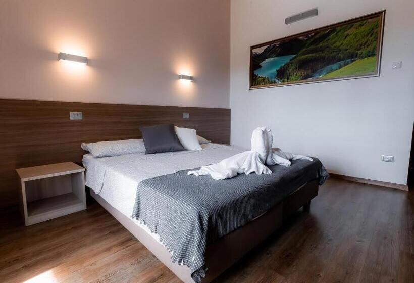 غرفة قياسية ثلاثية, Milano