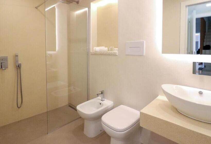 Номер Стандарт с Балконом, Double A Luxury Room