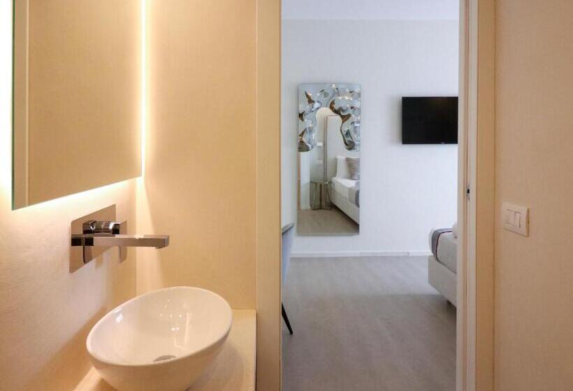 غرفة قياسية سرير كينج, Double A Luxury Room