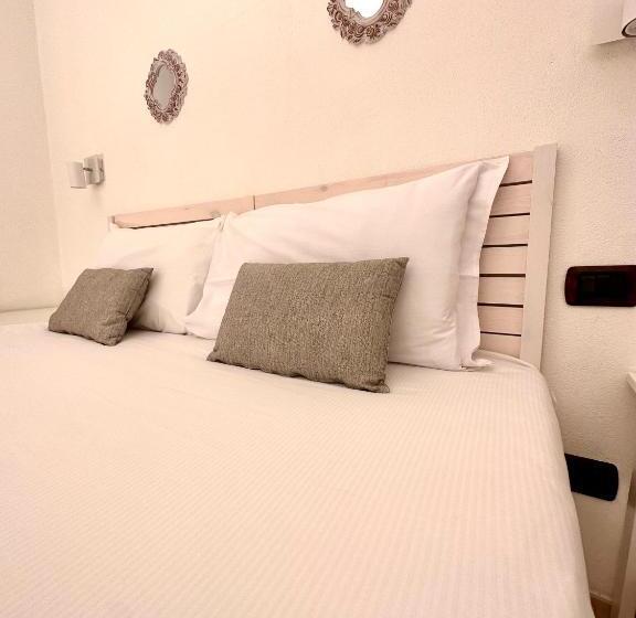 Номер Economy, Double A Luxury Room