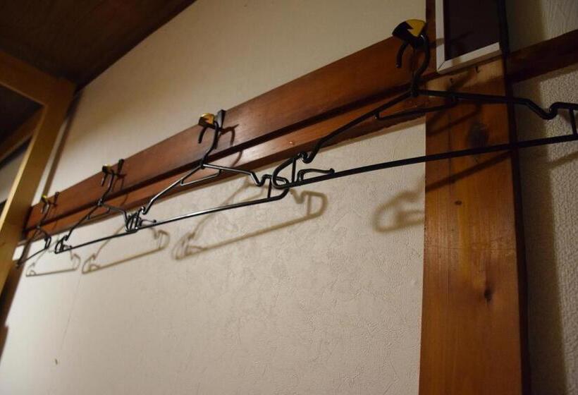 מיטה בחדר משותף, Guest House Shie Shimi