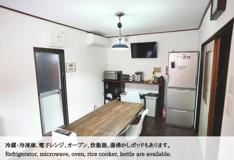 带共用浴室的标准房间, Hostel Knot