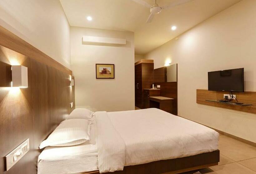 חדר קלאסי, Classic Mid Town