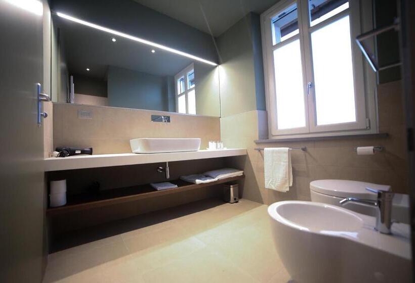 غرفة ديلوكس مطلة على حمام السباحة, Locanda Ferro Uno, Golf Città Di Asti