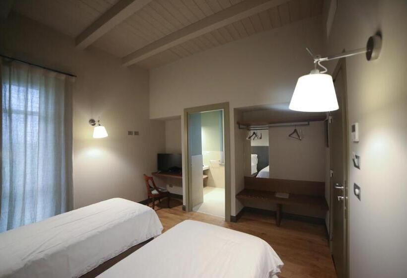 غرفة ديلوكس مطلة على البحيرة, Locanda Ferro Uno, Golf Città Di Asti