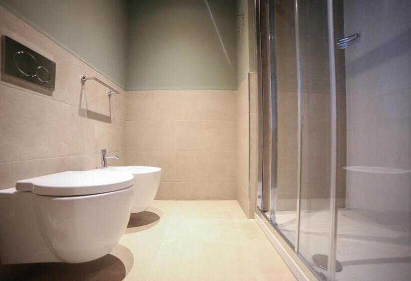 غرفة قياسية مطلّة علي البحيرة, Locanda Ferro Uno, Golf Città Di Asti