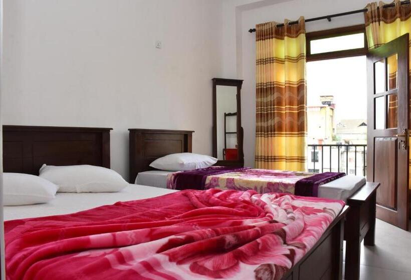 Standard Trippelrum med Balkong, Grand View Guest House