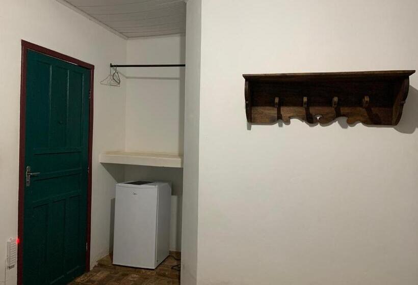 جناح, Pousada Cantinho Do Mundo