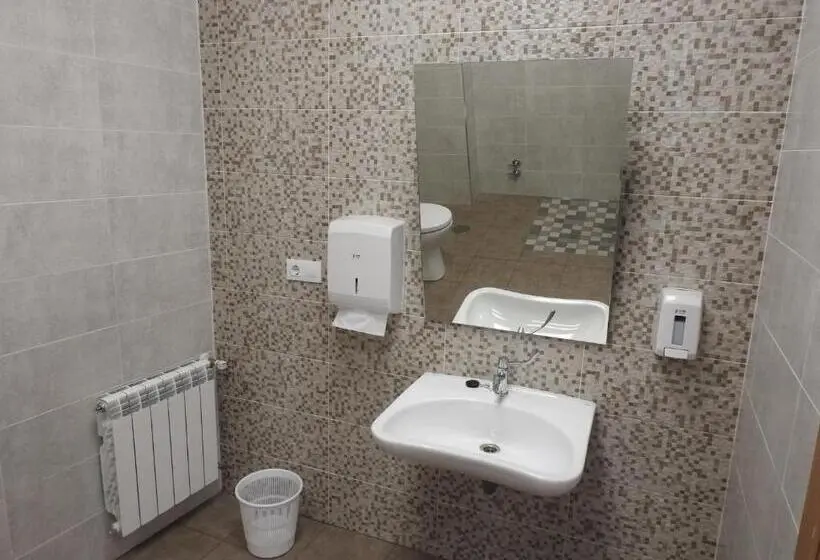 تختخواب در اتاق مشترک, Albergue Buen Camino Tui