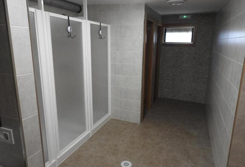 ルームシェアのワンベッド, Albergue Buen Camino Tui