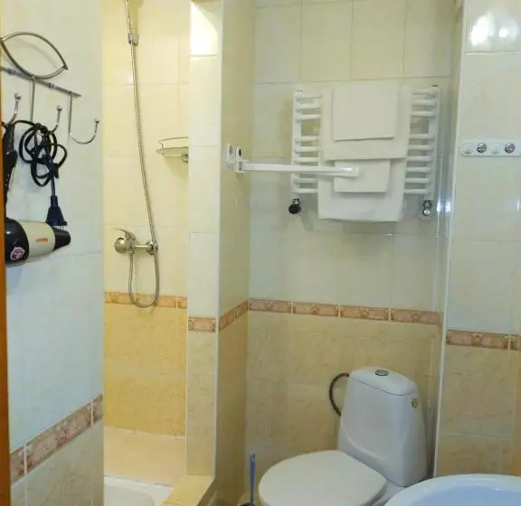 Habitació Estàndard, Ra