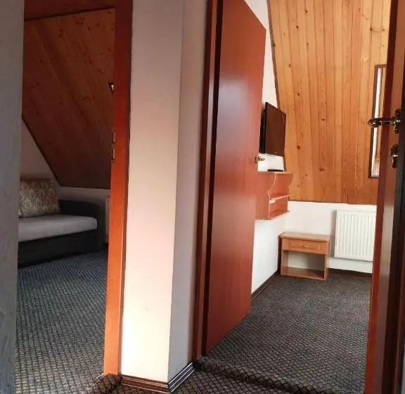 Habitació Quàdruple Estàndard, Ra