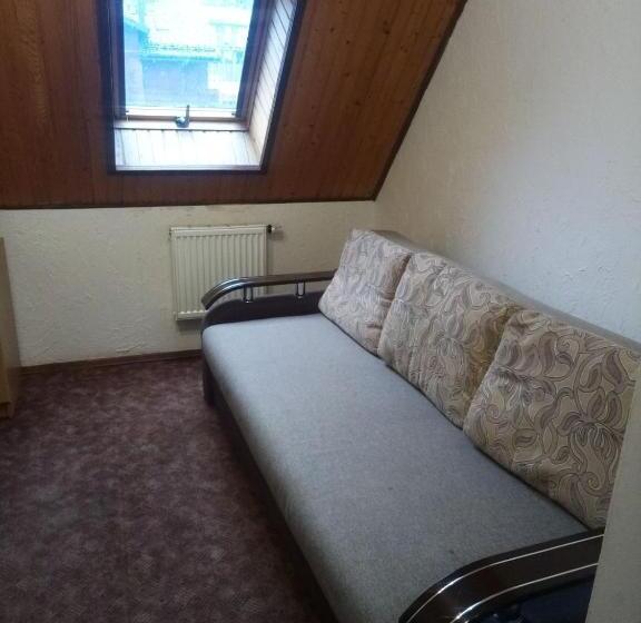 Economy Quadruple Room, Ra