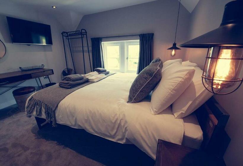 Номер Стандарт, The Hurt Arms