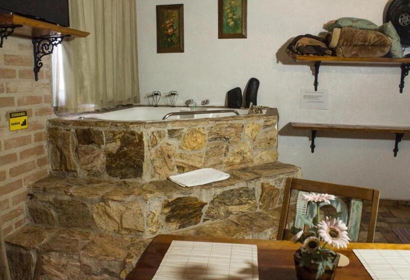 Chalet Superior 1 Dormitório, Pousada Chales Rancho Caipira