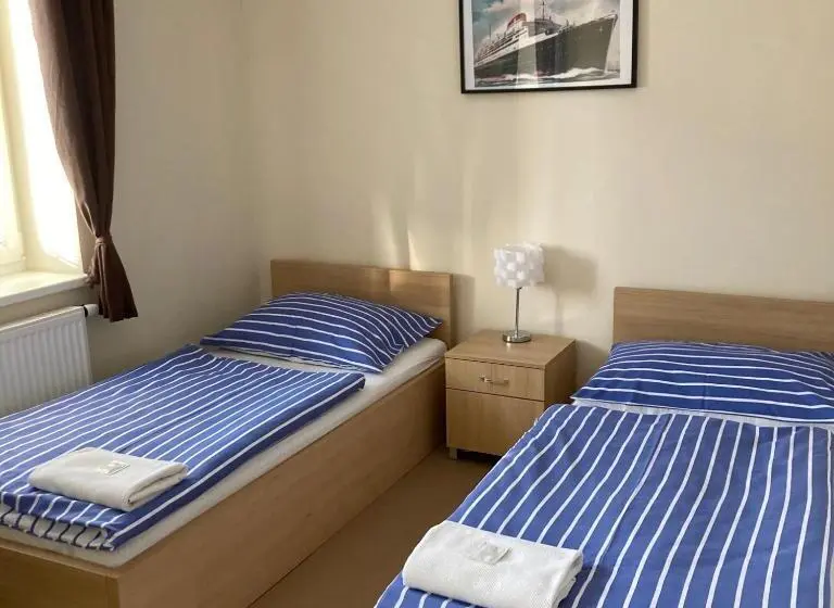 Standard Kolmen Hengen Huone, U Námořníka