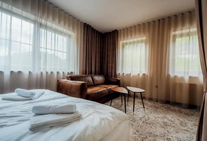 سوییت, Guest House Ejga